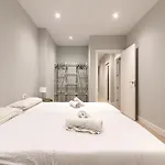 Salgeta Reformado Amplio Y Acogedor Con Wifi Apartamento *