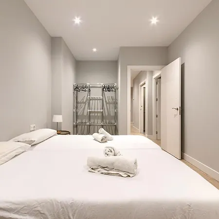 Salgeta Reformado Amplio Y Acogedor Con Wifi Apartamento *